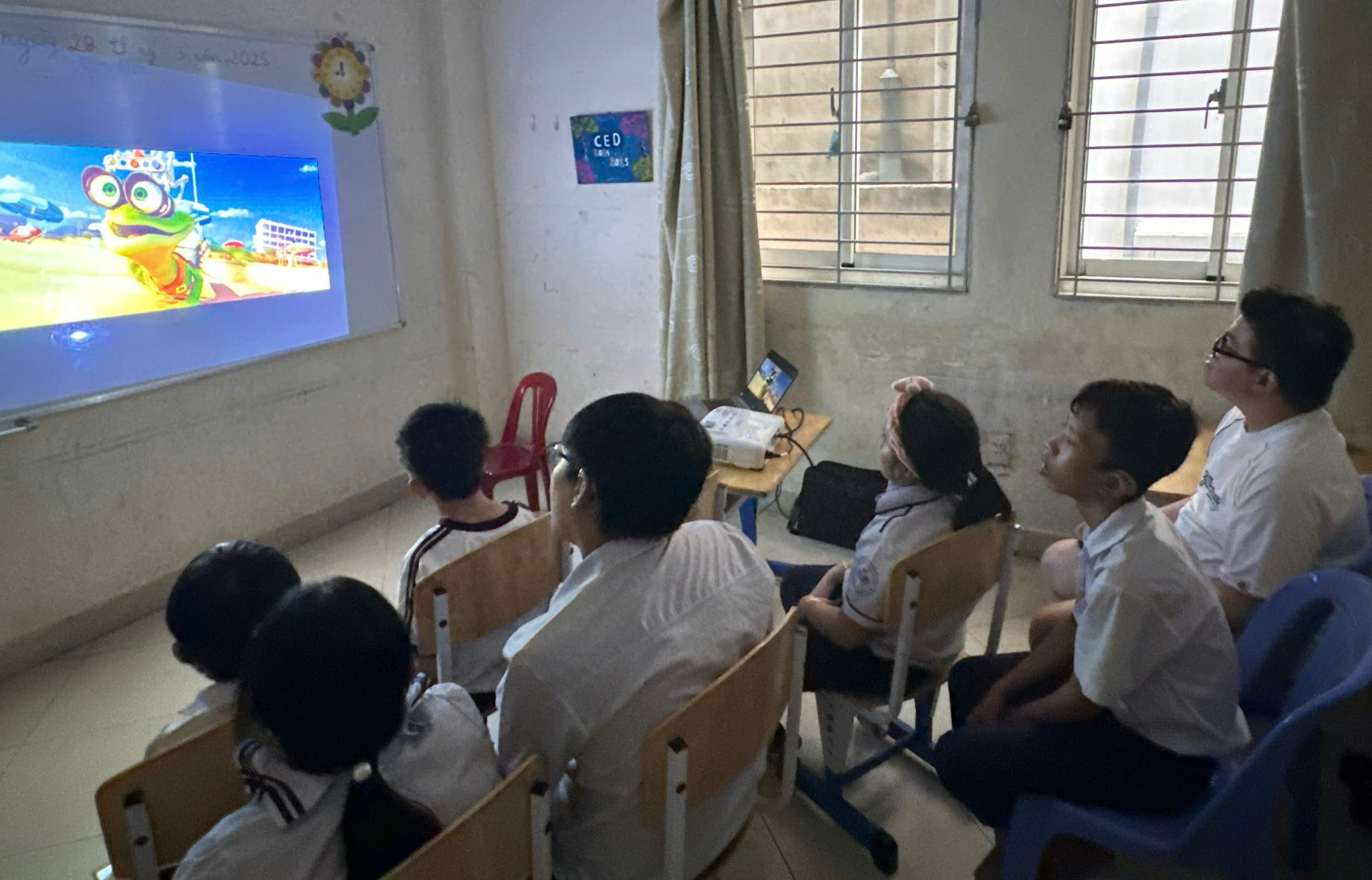 NGOẠI KHÓA: XEM PHIM “ĐOẠT CỜ”