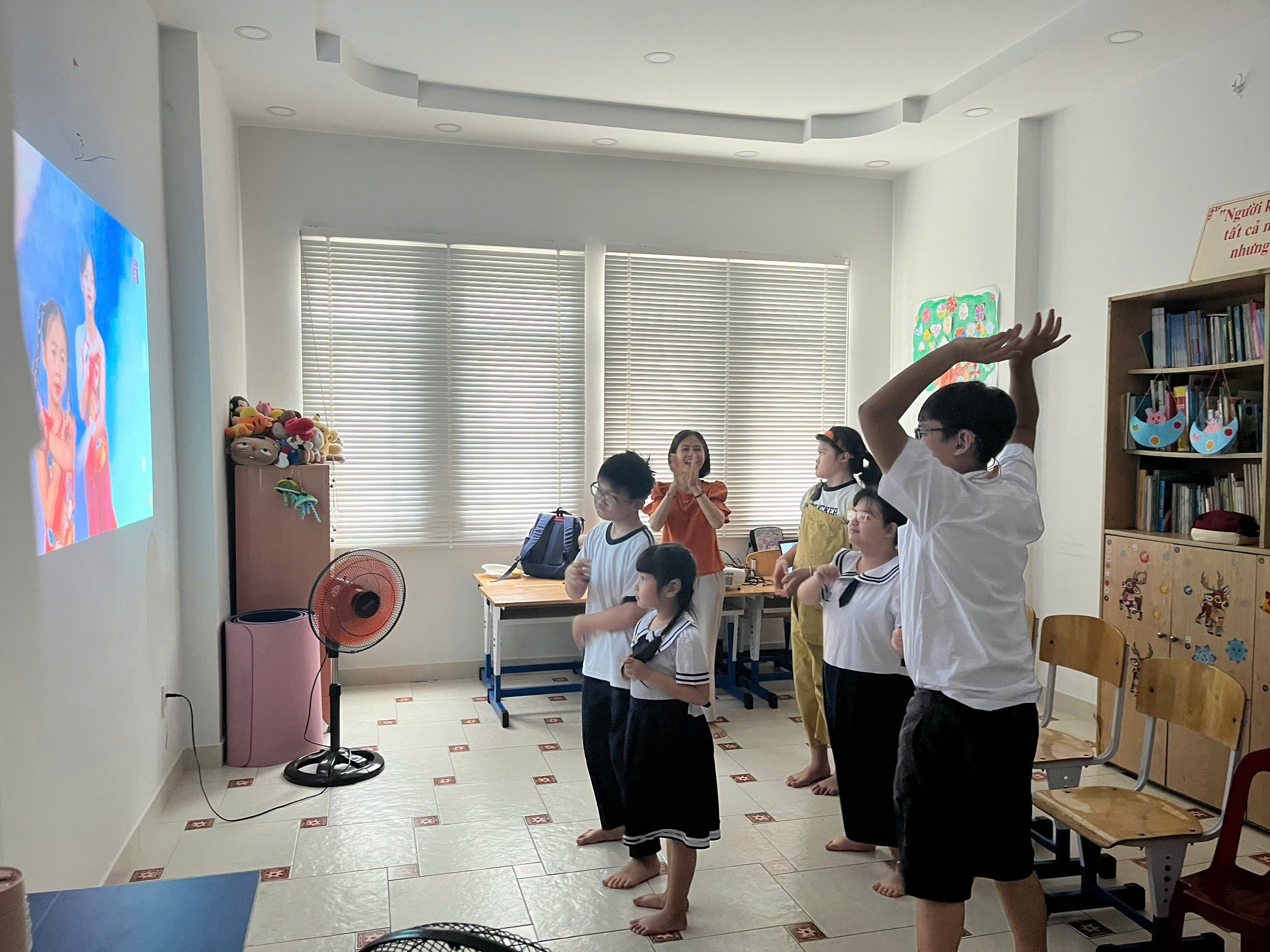 EXTRACURRICULAR ACTIVITY: MID-AUTUMN FESTIVAL – WELCOMING THE MOON FESTIVAL