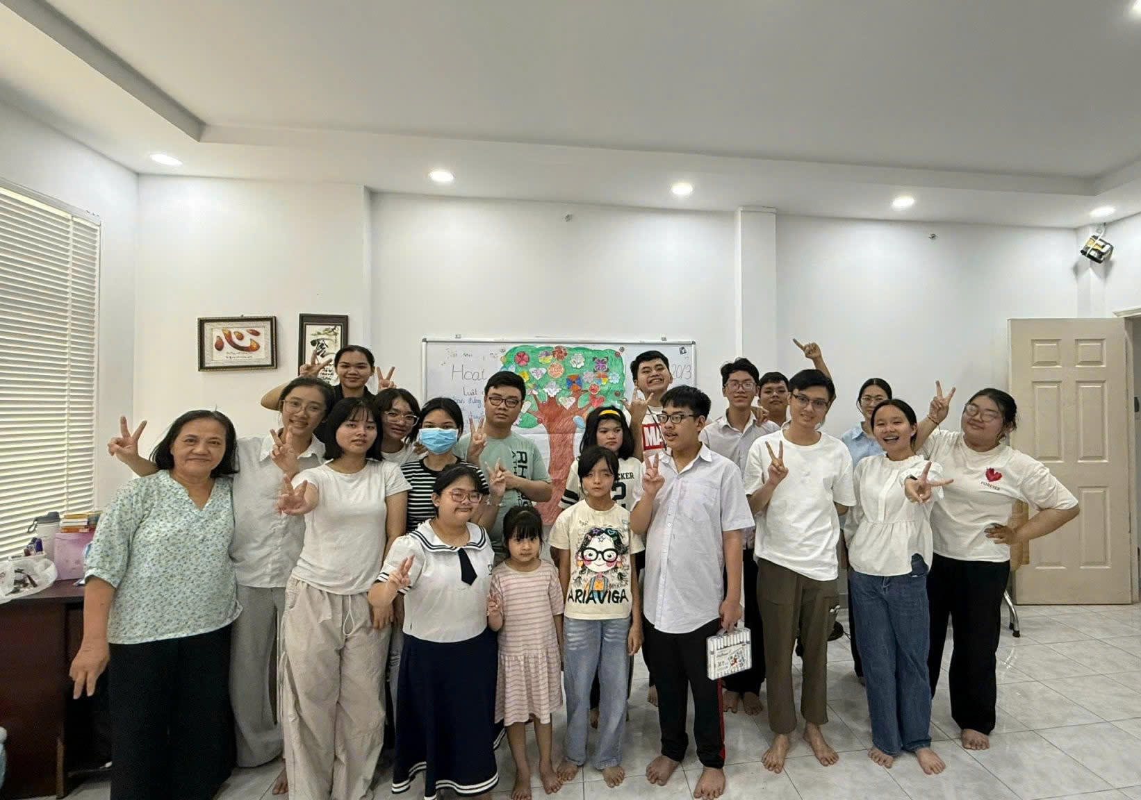 EXTRACURRICULAR SESSION: WHEN HAPPINESS BLOOMS