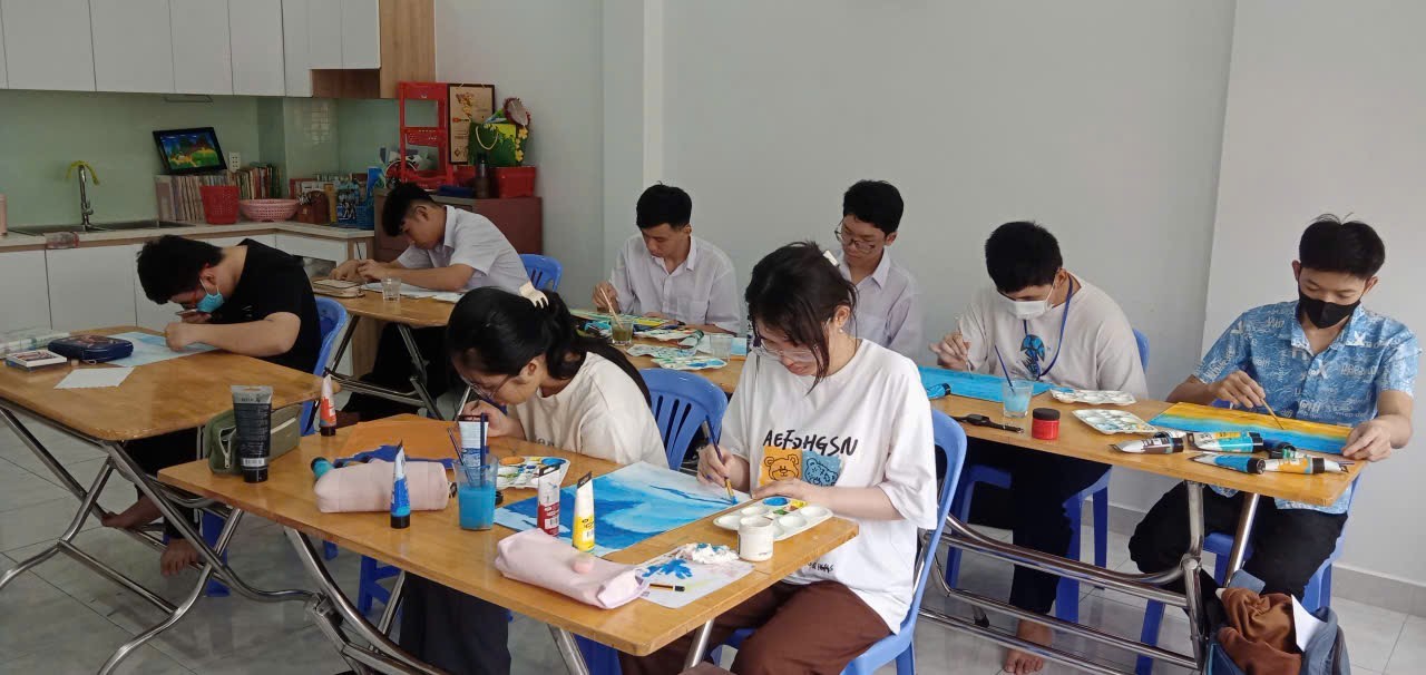 HỌC MỸ THUẬT: SÁNG TẠO VỚI CHỦ ĐỀ “NHỮNG ĐÁM MÂY”