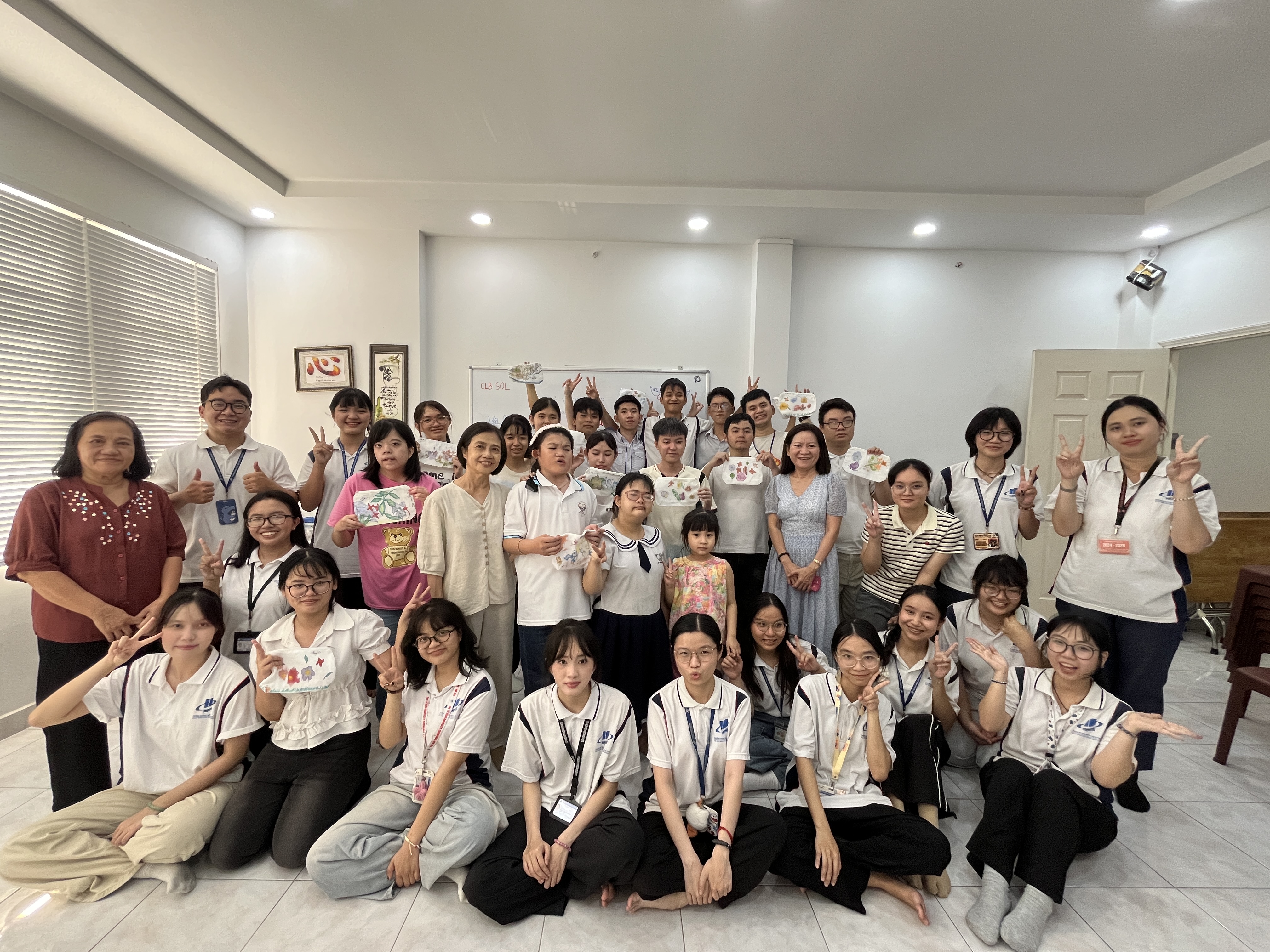 NGOẠI KHÓA: NÉT CHẠM THIÊN NHIÊN – “IN HOA IN LÁ”