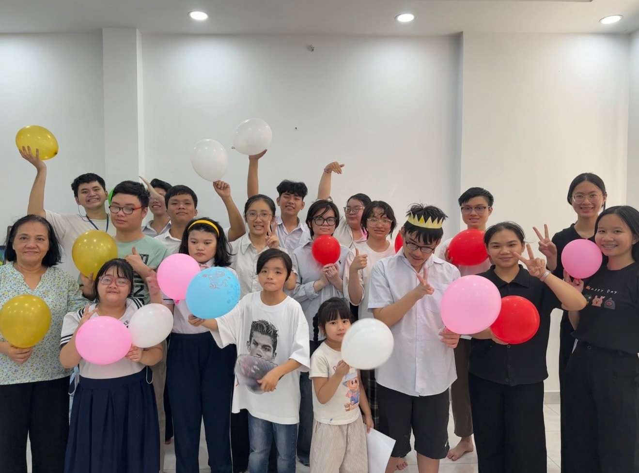 NGOẠI KHÓA: HÀNH TRÌNH CHẠM ĐẾN HẠNH PHÚC