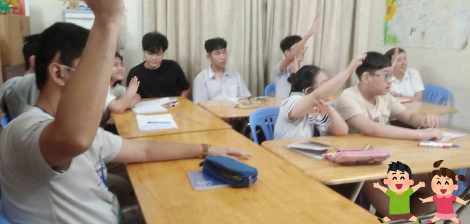 EXTRACURRICULAR ACTIVITY: REVIEWING ENGLISH VOCABULARY THROUGH GAMES