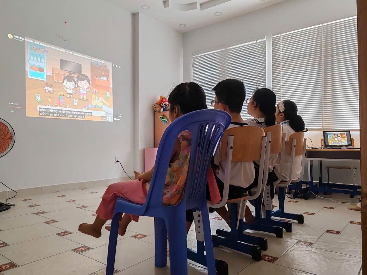 NGOẠI KHÓA: CHĂM SÓC VÀ NHƯỜNG NHỊN EM NHỎ