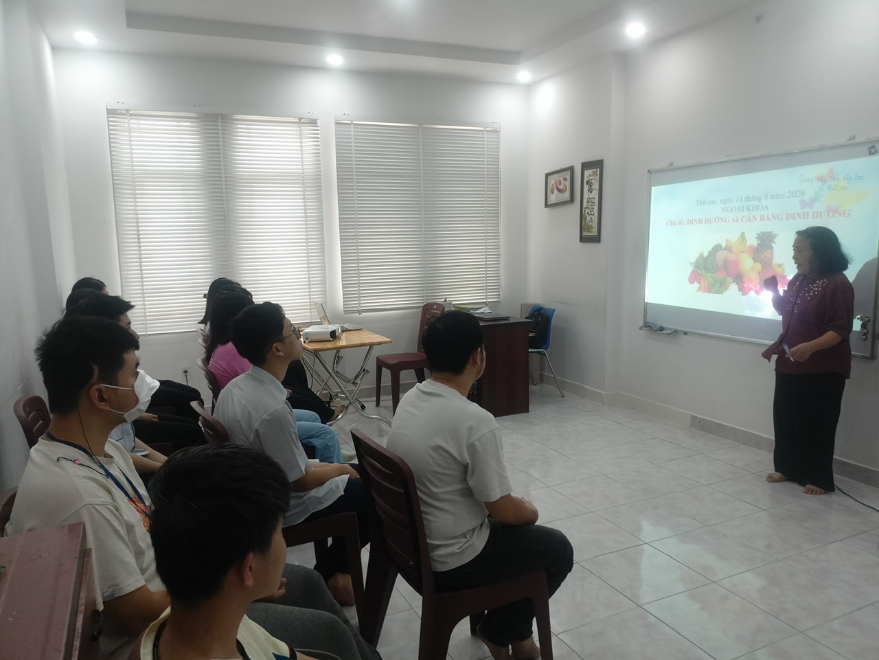 NGOẠI KHÓA: DINH DƯỠNG VÀ CÂN BẰNG DINH DƯỠNG