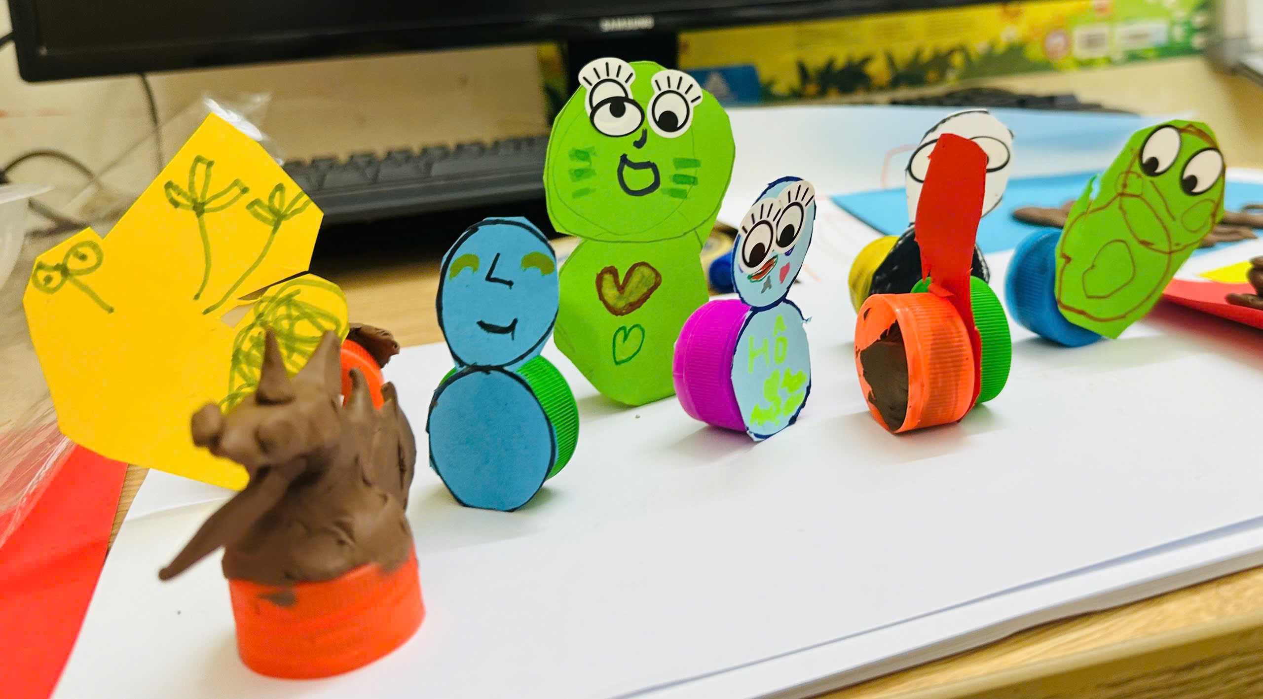 ART CLASS: CREATING A “SUMMER CASTLE” WITH WOOD AND PAPER