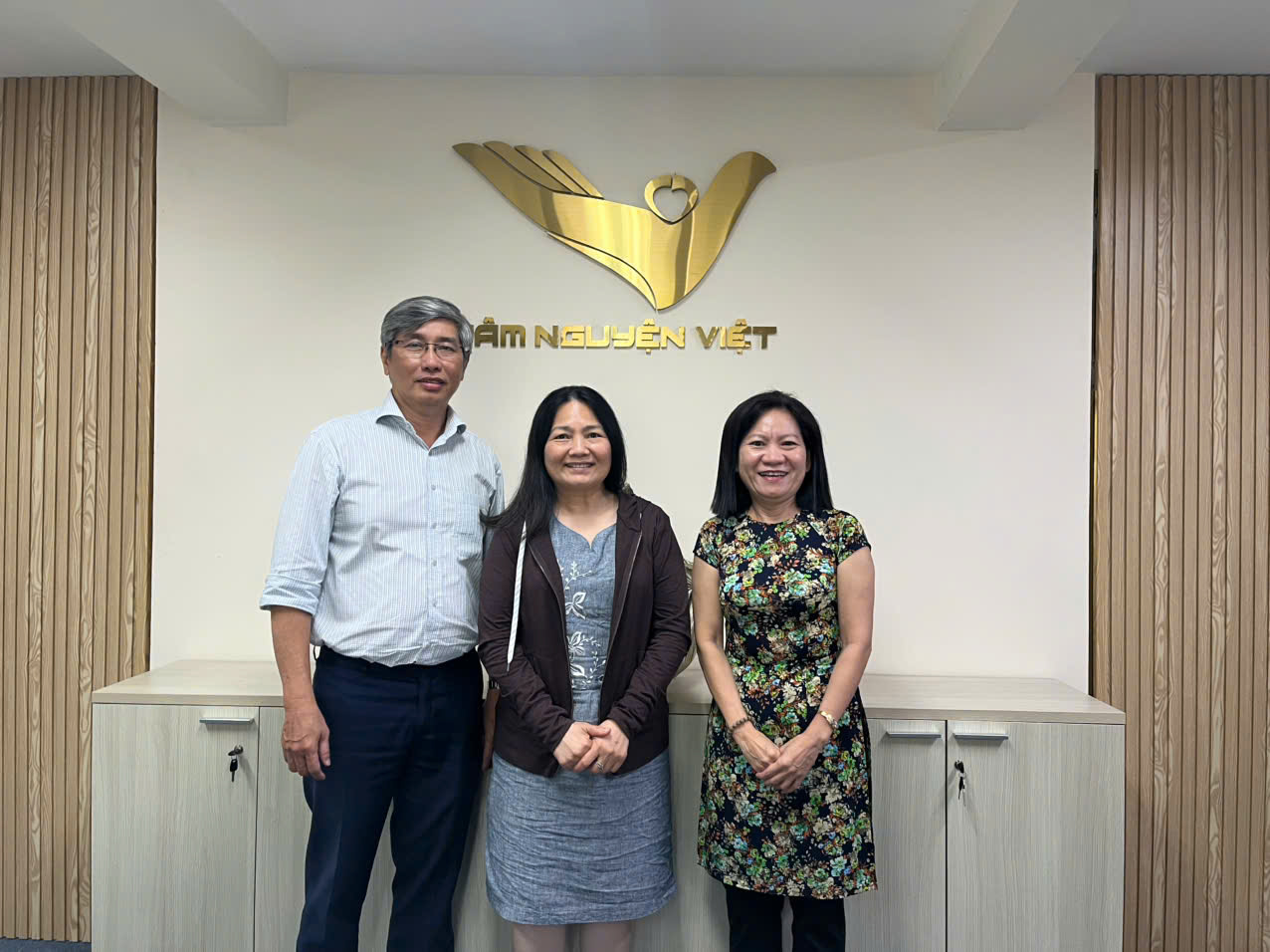 Quỹ Tâm Nguyện Việt - Nối vòng tay yêu thương